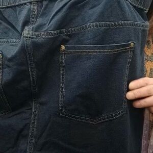 Elastic waist. Size 30/32. Avenue brand. 29” inseam